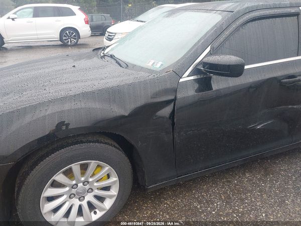 2013 CHRYSLER 300 MOTOWN — I6
