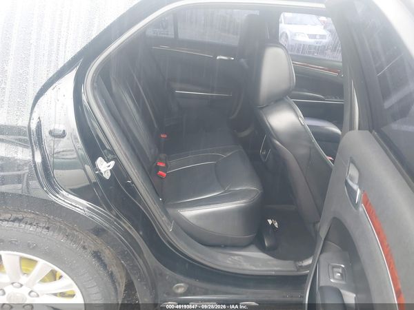 2013 CHRYSLER 300 MOTOWN — I8