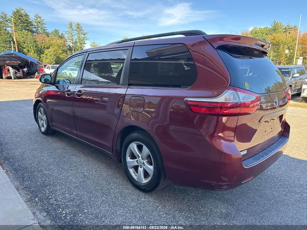 2016 TOYOTA SIENNA LE — I3