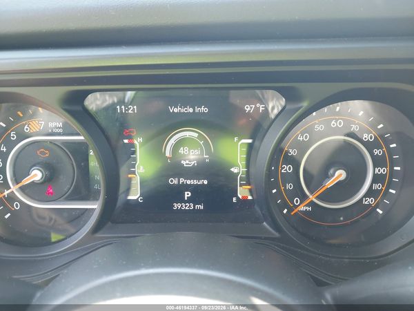 2025 JEEP WRANGLER 4-DOOR SAHARA 4X4 — I7