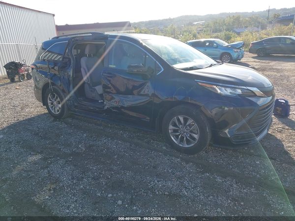 2021 TOYOTA SIENNA LE — I1