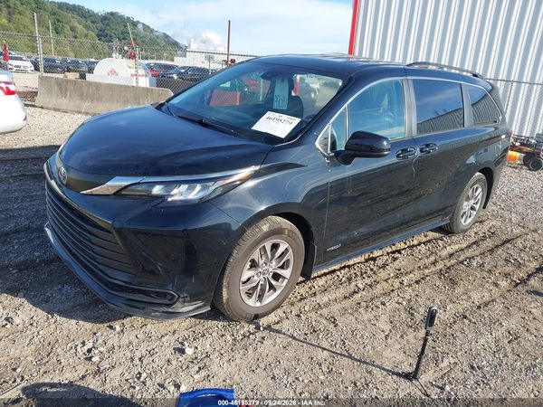 2021 TOYOTA SIENNA — I2