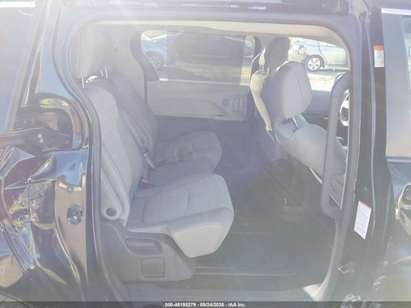 2021 TOYOTA SIENNA LE — I8