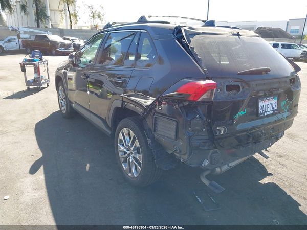 2022 TOYOTA RAV4 XLE PREMIUM — I3