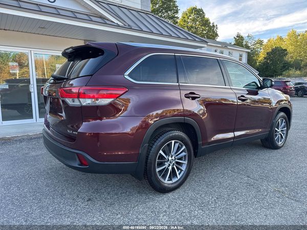 2019 TOYOTA HIGHLANDER XLE — I4