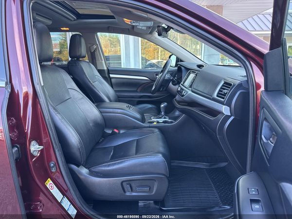 2019 TOYOTA HIGHLANDER XLE — I5