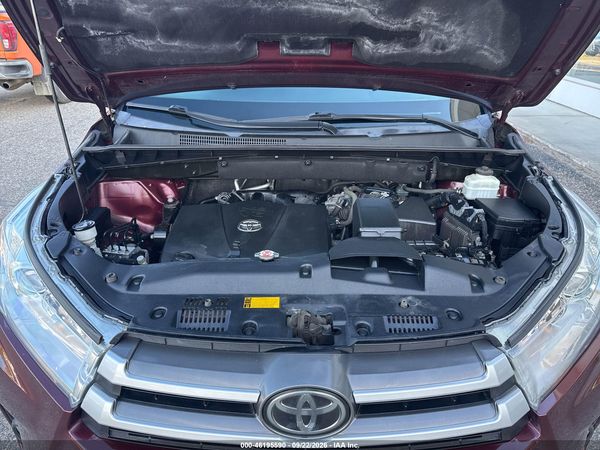 2019 TOYOTA HIGHLANDER XLE — I10