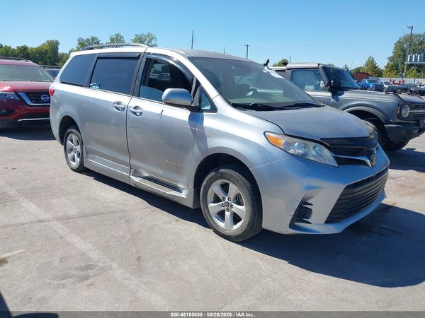 2019 TOYOTA SIENNA LE 7 PASSENGER — I1