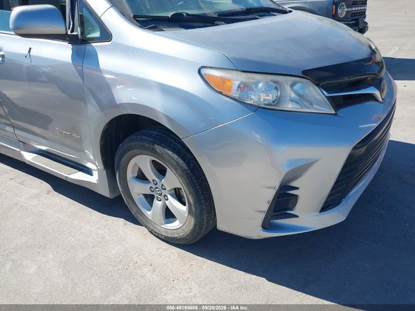 2019 TOYOTA SIENNA LE 7 PASSENGER — I6