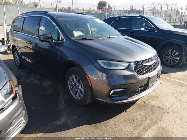 2022 CHRYSLER PACIFICA TOURING L — I1