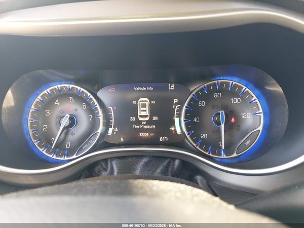 2022 CHRYSLER PACIFICA TOURING L — I7