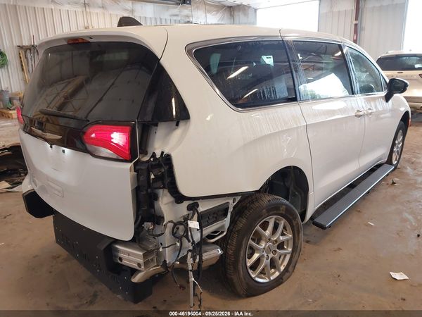 2025 CHRYSLER VOYAGER LX — I4