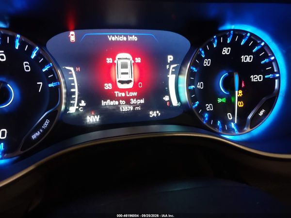 2025 CHRYSLER VOYAGER LX — I7