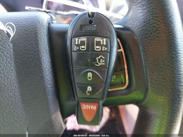 2013 DODGE GRAND CARAVAN SXT — I11