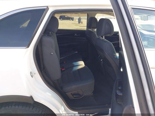 2017 KIA SORENTO 3.3L LX — I8