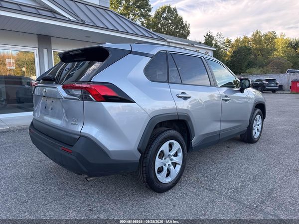 2019 TOYOTA RAV4 LE — I4