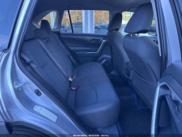 2019 TOYOTA RAV4 LE — I8