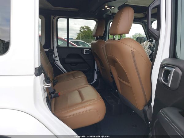 2020 JEEP WRANGLER UNLIMITED SAHARA 4X4 — I8