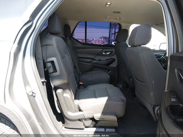 2018 CHEVROLET TRAVERSE 1LT — I8