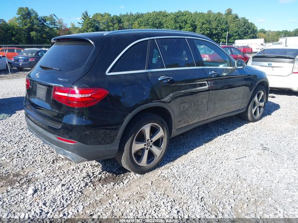 2018 MERCEDES-BENZ GLC 300 4MATIC — I4