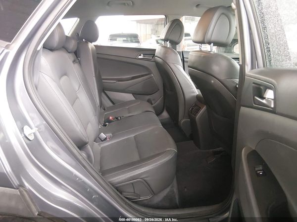 2016 HYUNDAI TUCSON LIMITED — I8