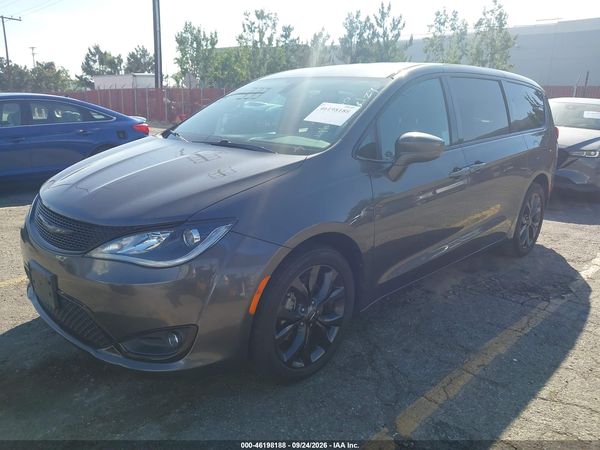 2018 CHRYSLER PACIFICA — I2