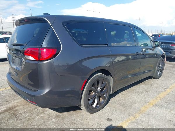 2018 CHRYSLER PACIFICA TOURING PLUS — I4