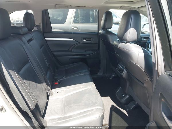 2016 TOYOTA HIGHLANDER XLE — I8