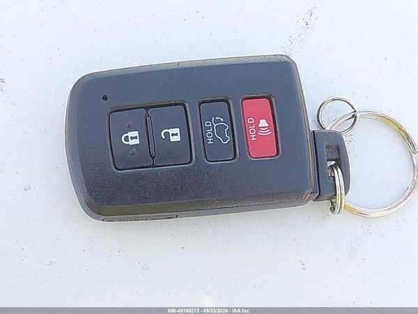 2016 TOYOTA HIGHLANDER XLE — I11