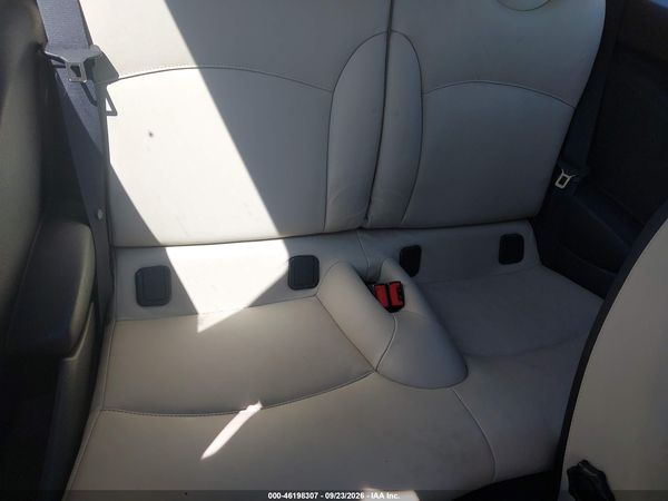 2013 MINI HARDTOP COOPER — I8