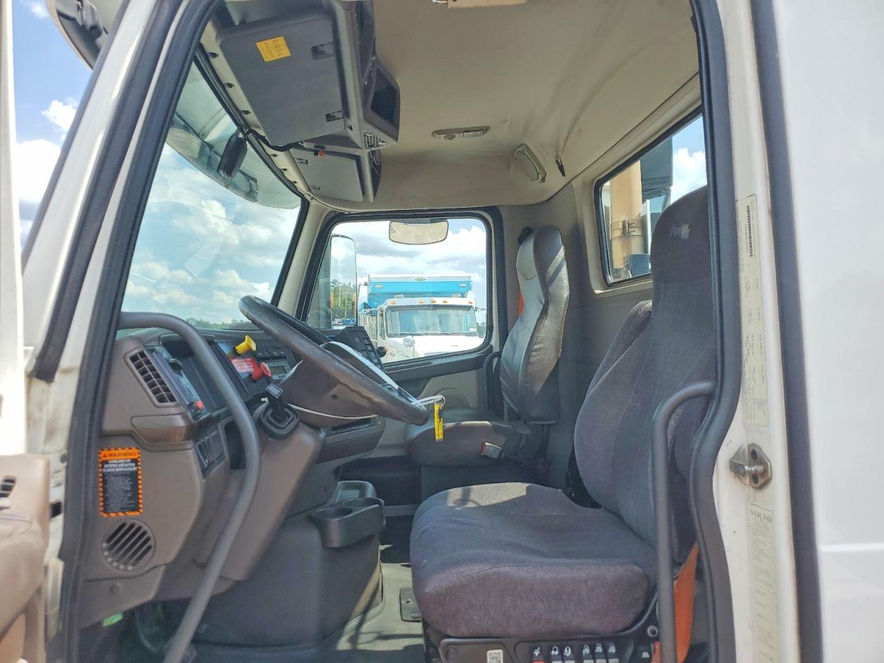 2018 VOLVO VNL