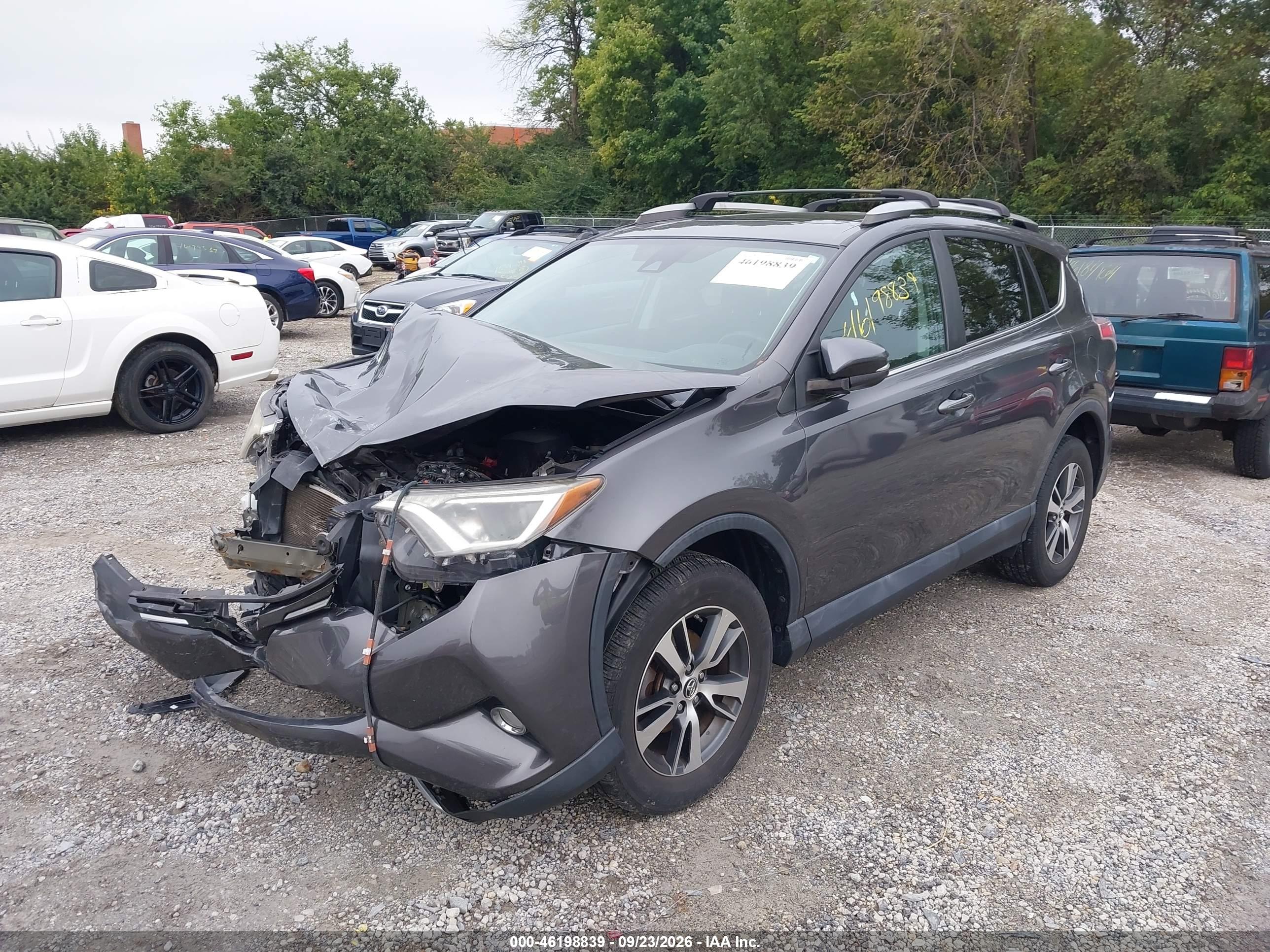2017 TOYOTA RAV4 XLE — I2