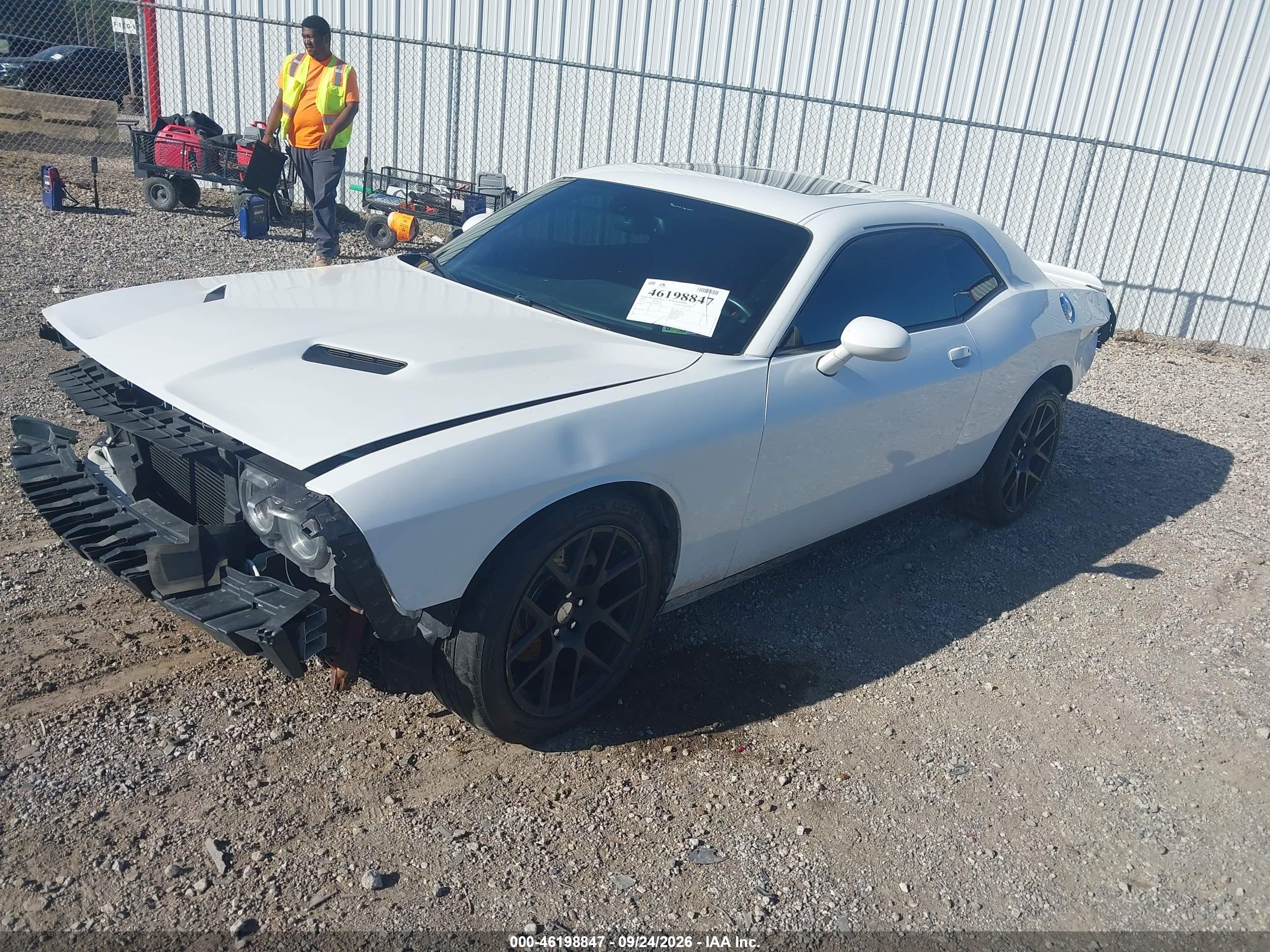 2015 DODGE CHALLENGER SXT PLUS OR R/T — I2
