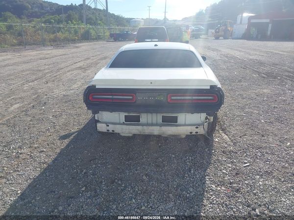 2015 DODGE CHALLENGER SXT PLUS OR R/T — I119