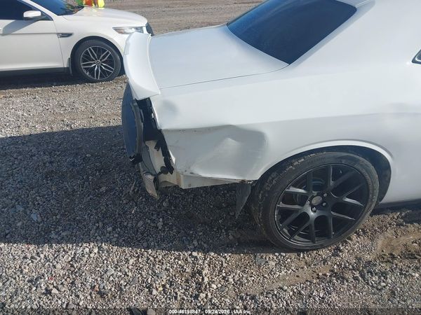 2015 DODGE CHALLENGER SXT PLUS OR R/T — I153