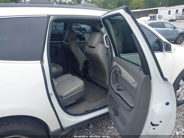 2015 CHEVROLET TRAVERSE LTZ — I8