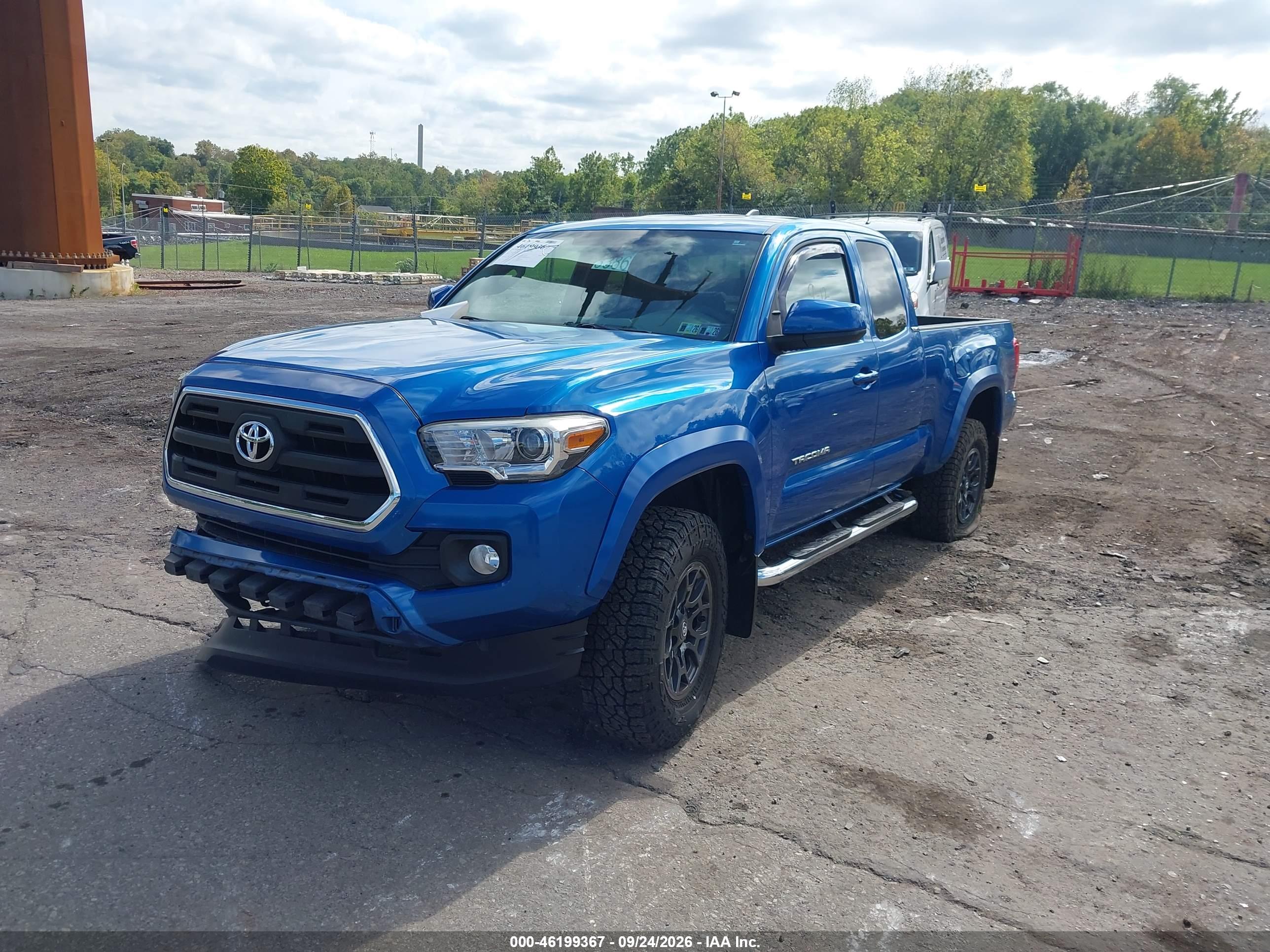 2017 TOYOTA TACOMA SR5 V6 — I2