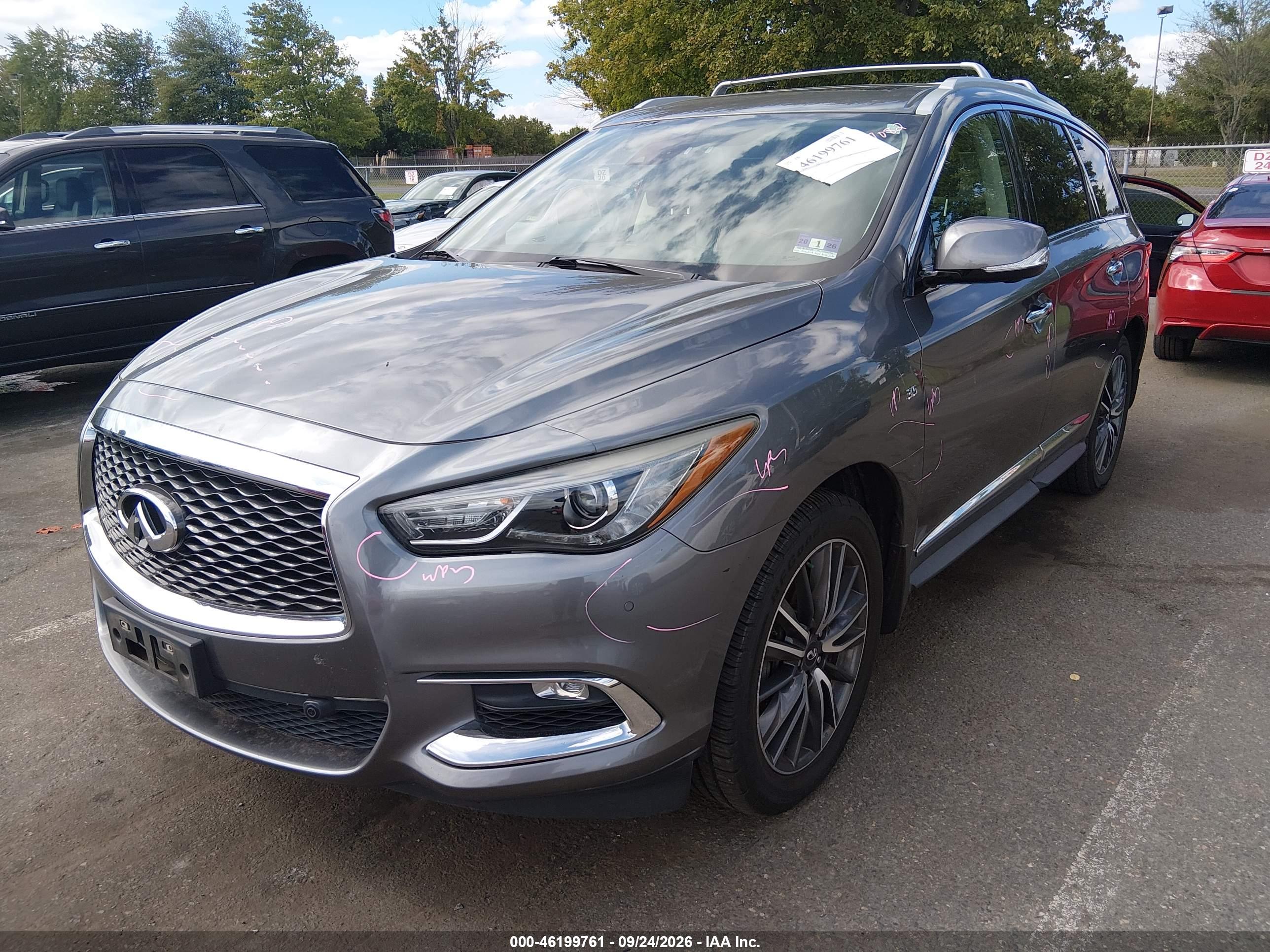 2019 INFINITI QX60 LUXE — I2
