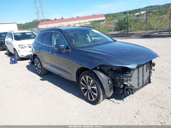 2022 VOLVO XC60 B5 MOMENTUM — I1