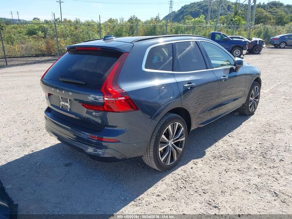 2022 VOLVO XC60 B5 MOMENTUM — I4