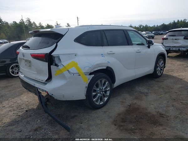 2020 TOYOTA HIGHLANDER LIMITED — I4