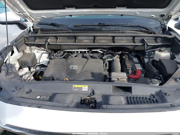 2020 TOYOTA HIGHLANDER LIMITED — I10