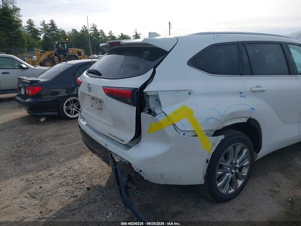 2020 TOYOTA HIGHLANDER LIMITED — I153