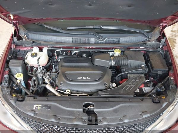 2018 CHRYSLER PACIFICA LIMITED — I10