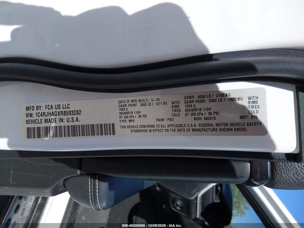 2024 JEEP GRAND CHEROKEE LAREDO X 4X4 — I9