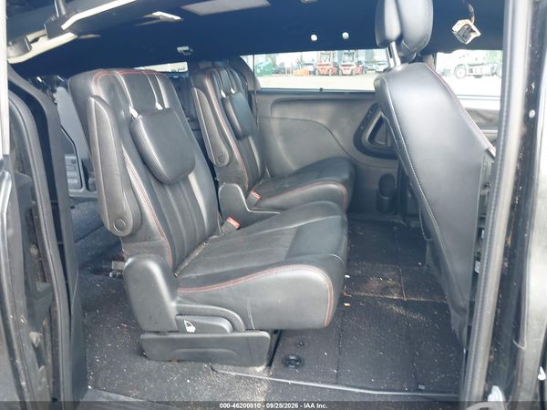 2017 DODGE GRAND CARAVAN GT — I8
