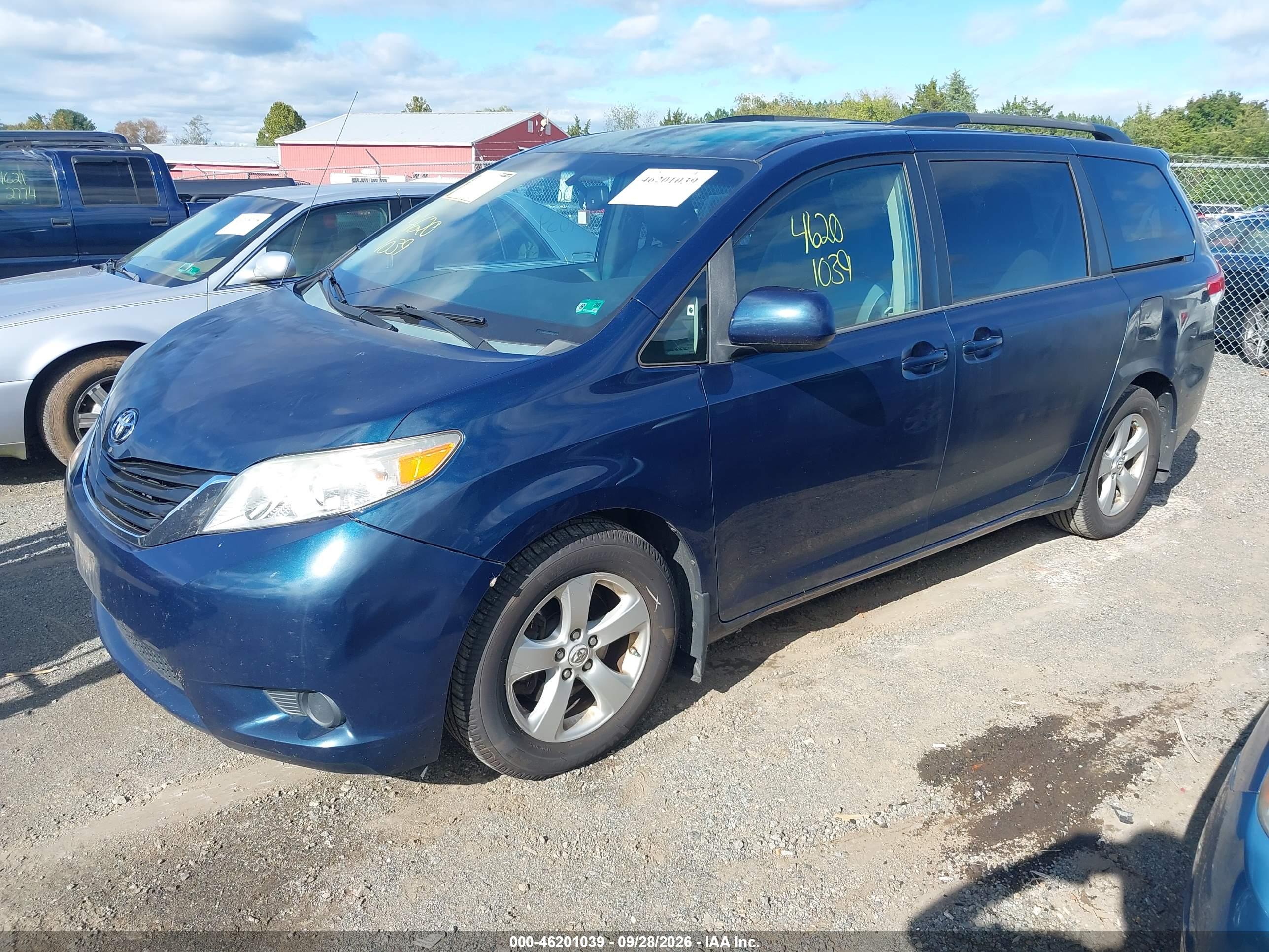 2012 TOYOTA SIENNA LE V6 8 PASSENGER — I2