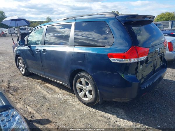 2012 TOYOTA SIENNA LE V6 8 PASSENGER — I3