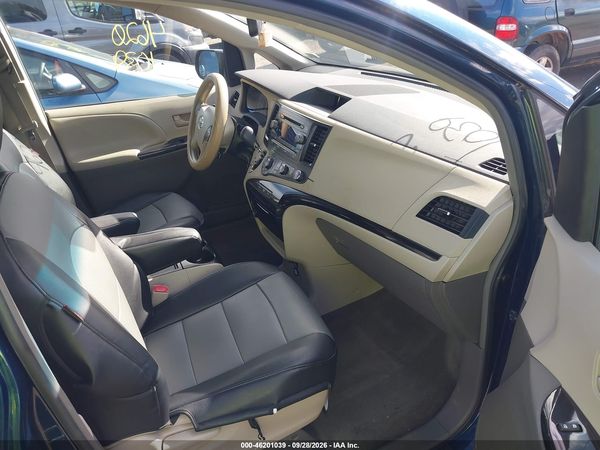 2012 TOYOTA SIENNA LE V6 8 PASSENGER — I5