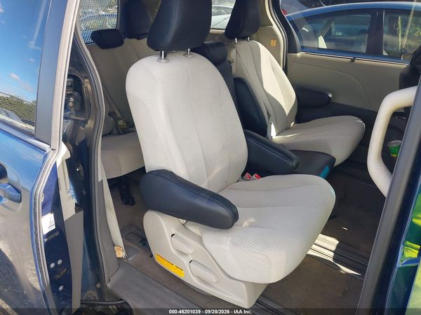 2012 TOYOTA SIENNA LE V6 8 PASSENGER — I8